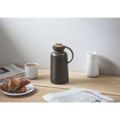 Eva SoloIsolierkanne 1l -- Silhouette Chocolate ~