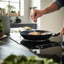 FisslerPfanne Essential schwarz 24cm