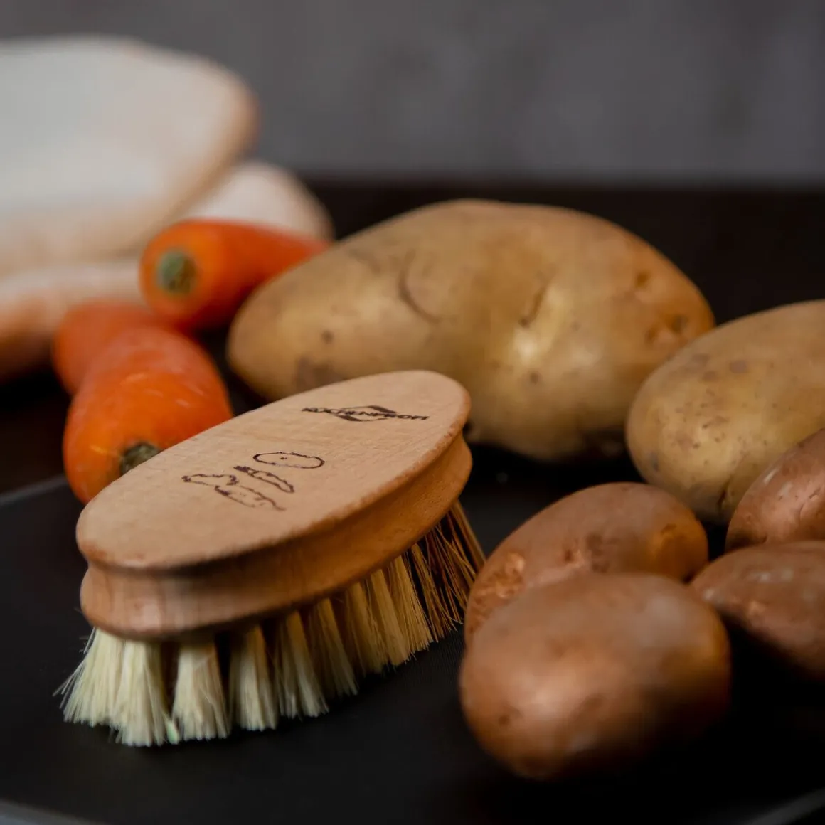 KüchenprofiGemüsebürste 14 cm Buche