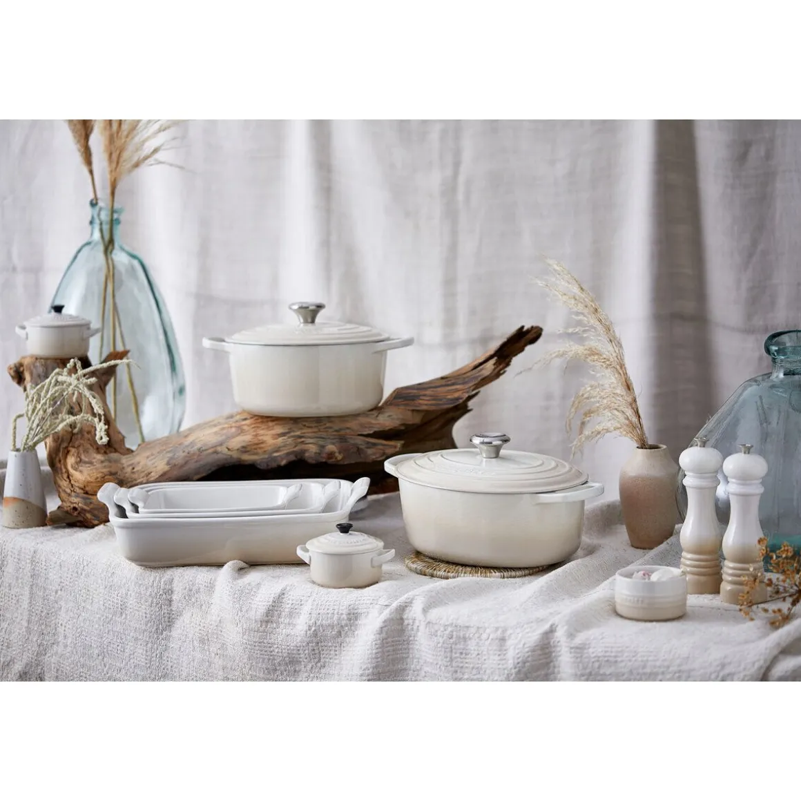 Le CreusetBräter mit Deckel 24 cm Signature Meringue