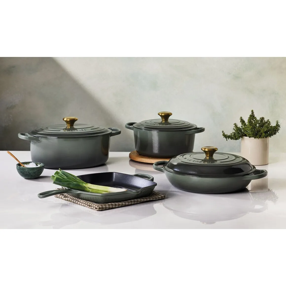 Le CreusetBräter mit Deckel 31 cm Signature Thyme