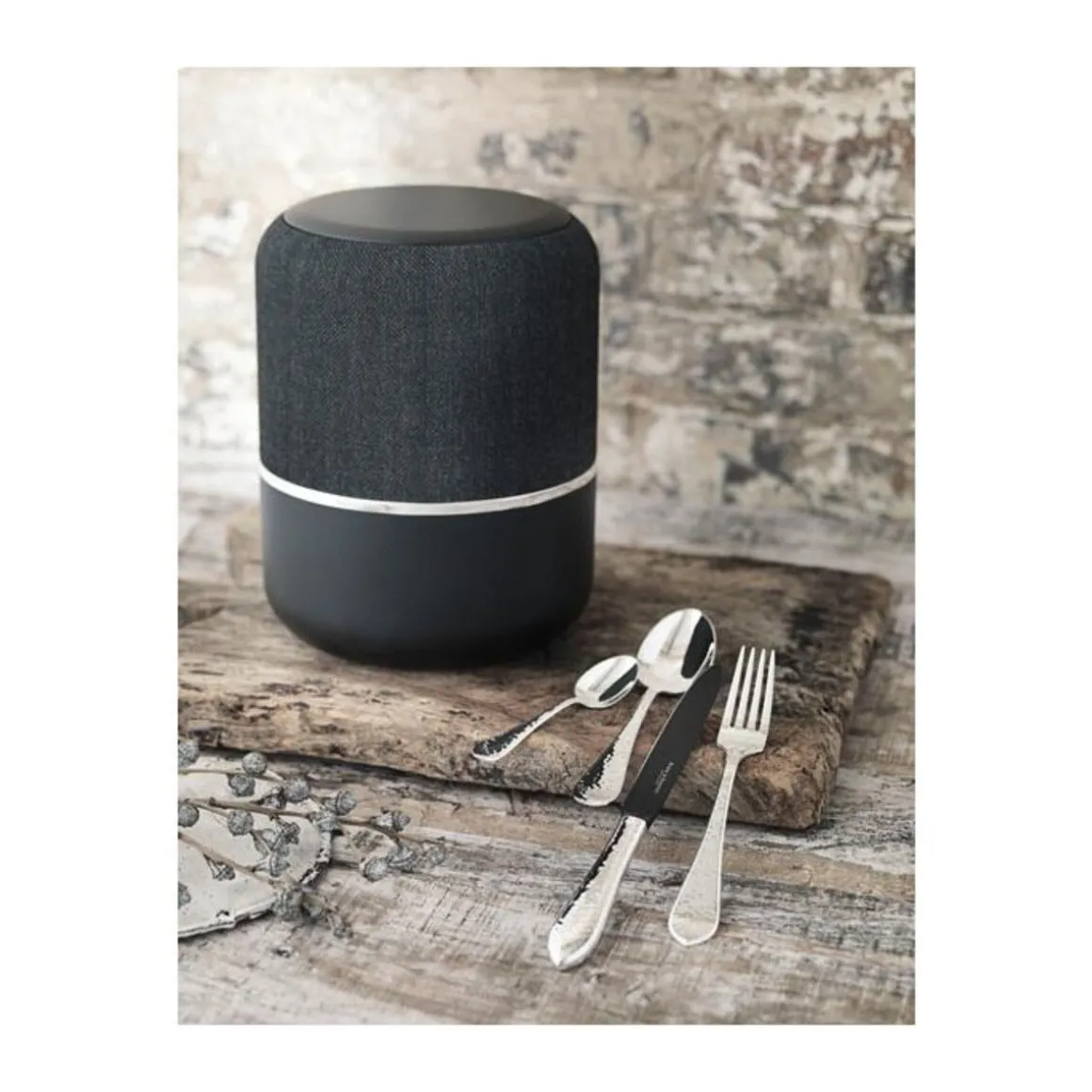 Robbe & BerkingThe Box - Martele 150 g versilbert inkl. 24-tlg Besteckset Frozen Black