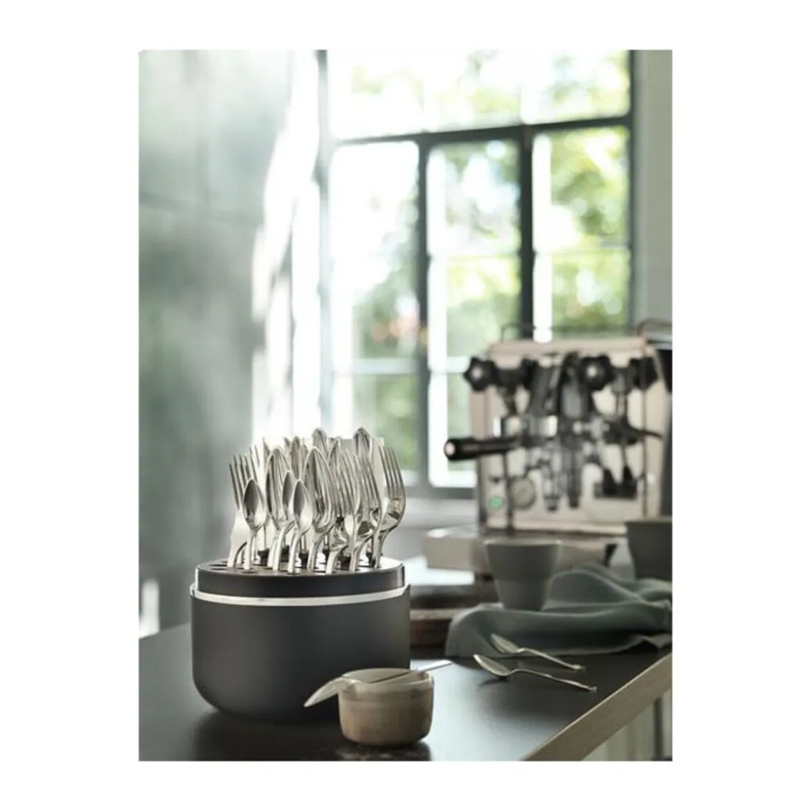 Robbe & BerkingThe Box - Riva 150 g versilbert inkl. 24-tlg Besteckset Frozen Black