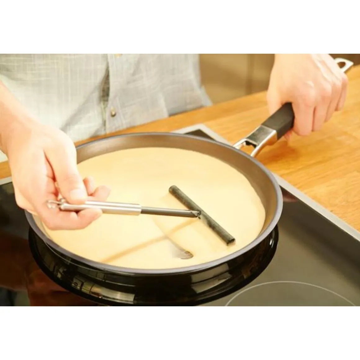 RösleCrêpesverteiler Silikon 18 cm Rundgriff-Serie schwarz