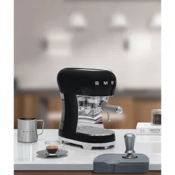 SmegEspressomaschine ECF02BLEU 50’s Style schwarz